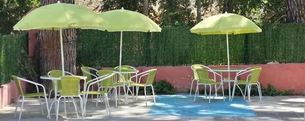 Hostal Aravaca Garden Мадрид Екстер'єр фото