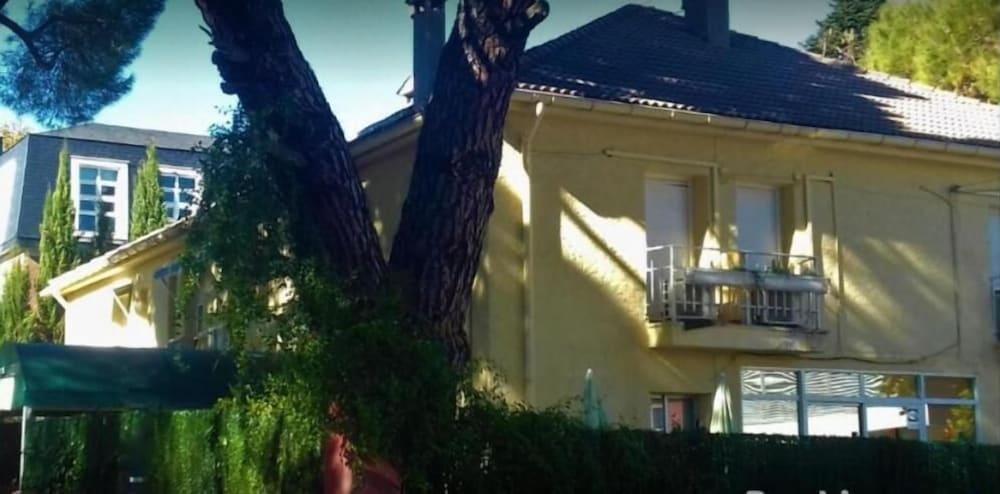 Hostal Aravaca Garden Мадрид Екстер'єр фото