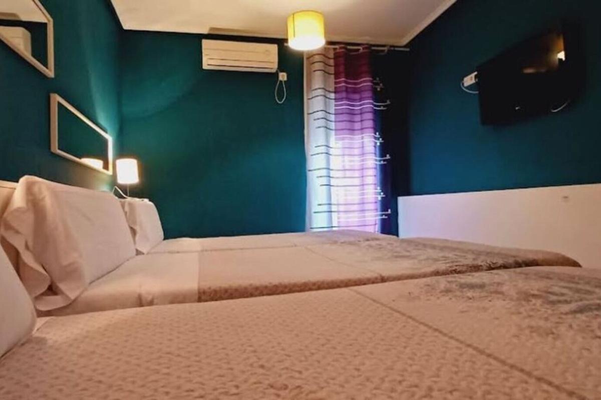 Hostal Aravaca Garden Мадрид Екстер'єр фото